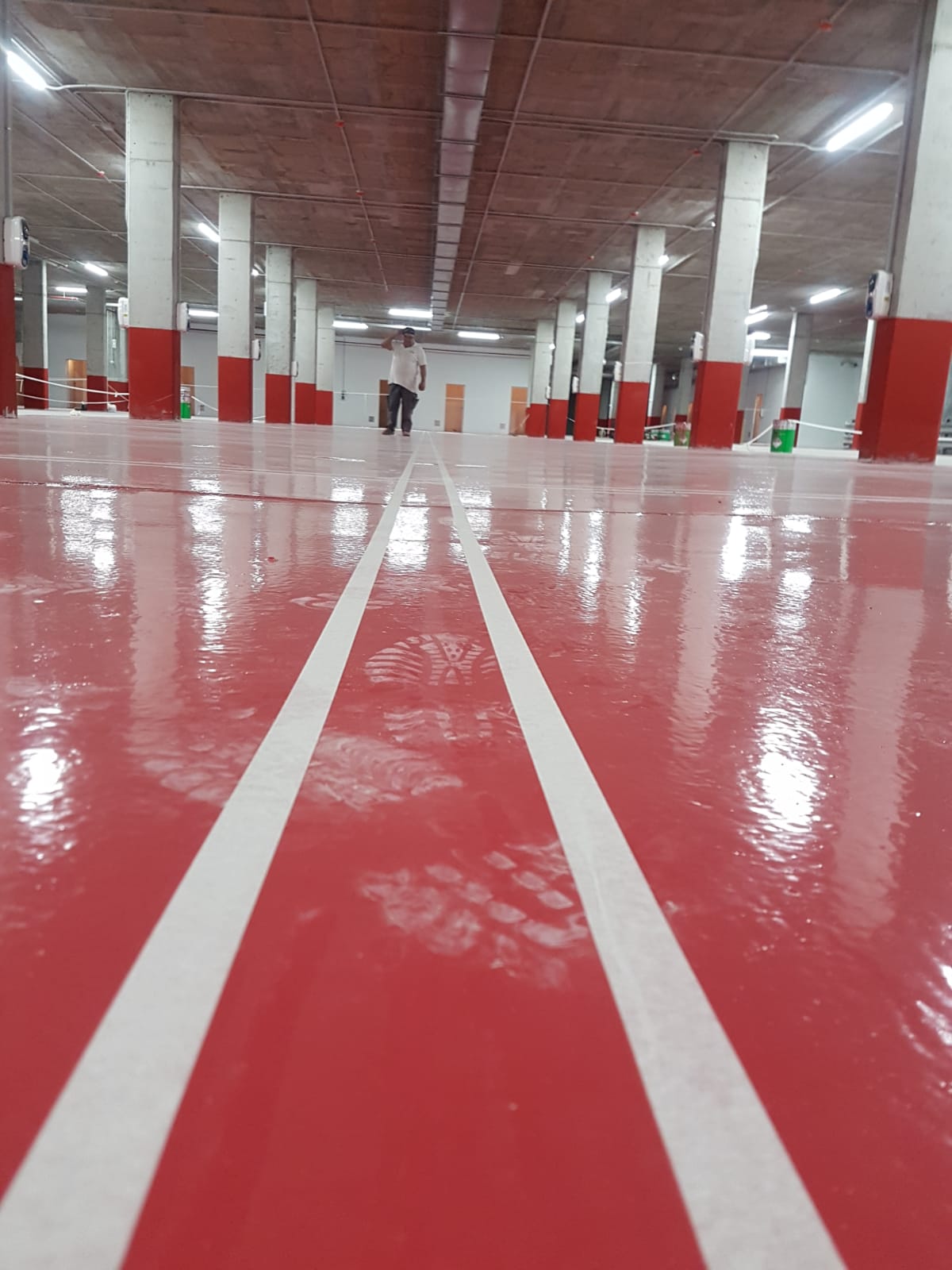 pintado y señalizacion pavimentos parking