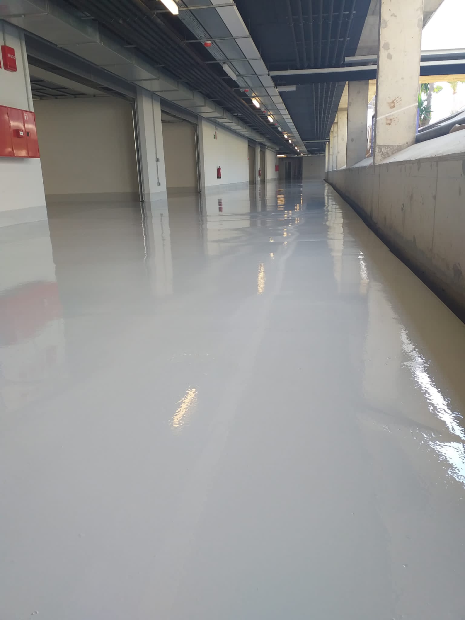 pintado y señalizacion pavimentos parking