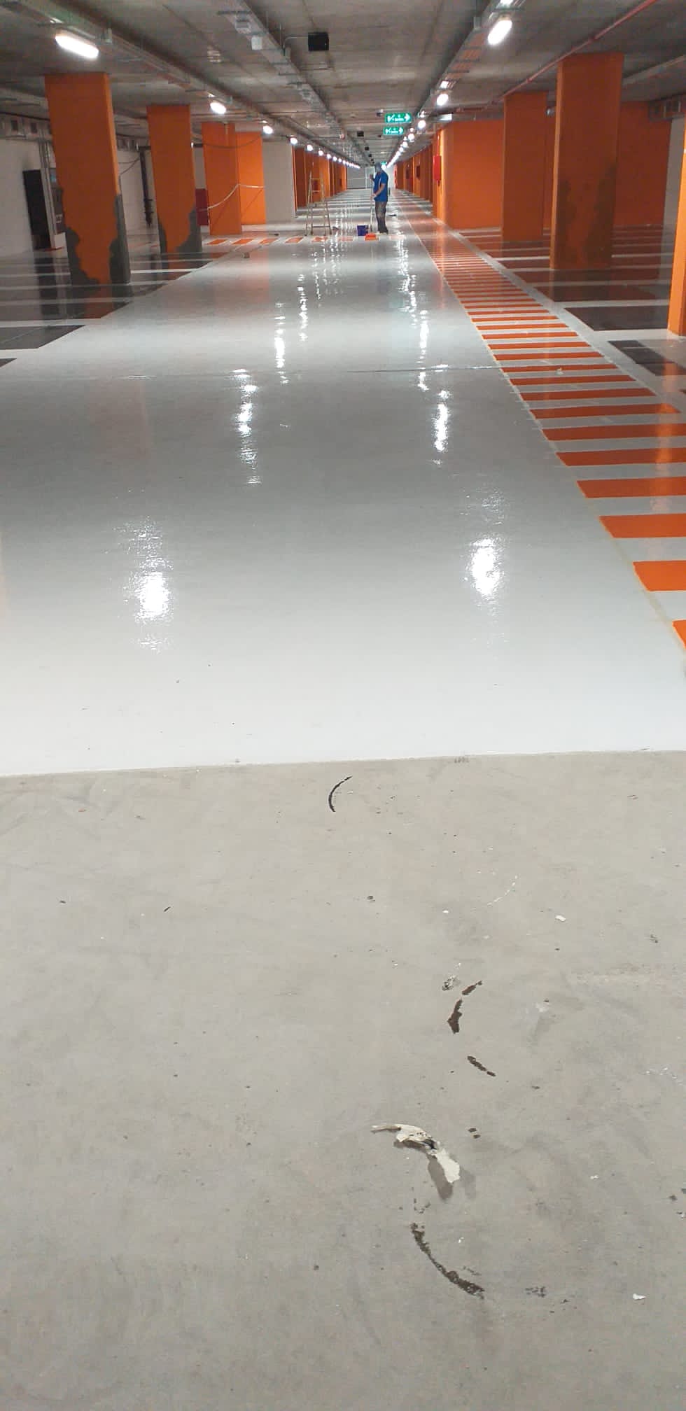 pintado y señalizacion pavimentos parking